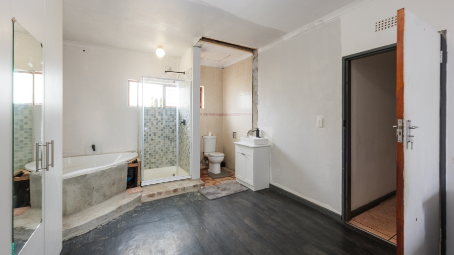 5 Bedroom Property for Sale in Napier Western Cape